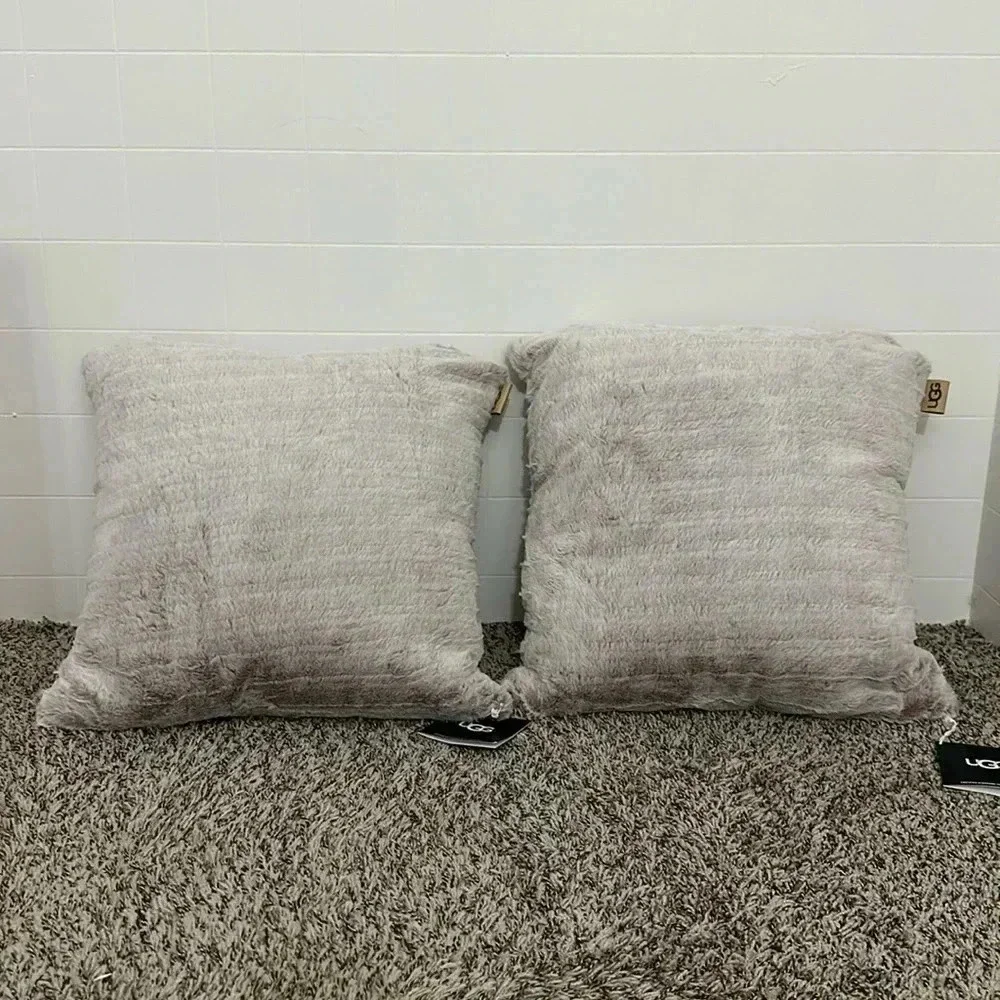 Ugg Dawson Textured 2 Pillows of Set